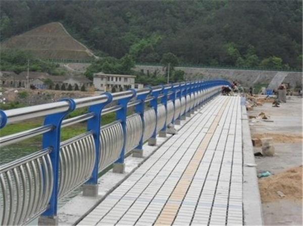 汕尾不锈钢桥梁护栏是一种什么材质的护栏